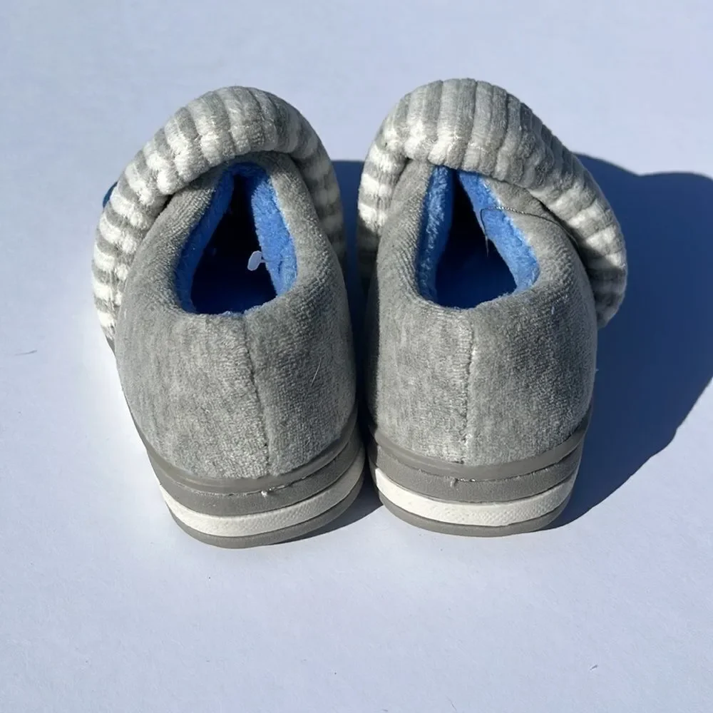 NWOT Boys Toddler Animal Slippers Striped, 18/19